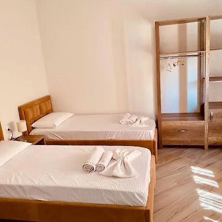 Elma Pensión Përmet