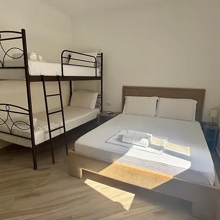 Elma بيت ضيافة Përmet